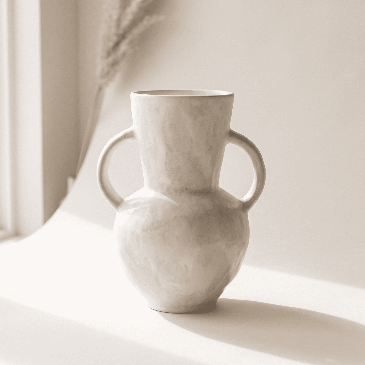 Avello Forma™ Ceramic Vase